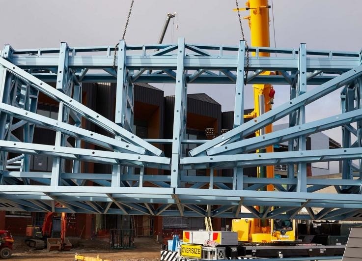 Light, yet strong and dimensionally accurate, the massive façades of the Latrobe Valley GovHub showcase the design versatility of light gauge steel framing made from TRUECORE® steel.